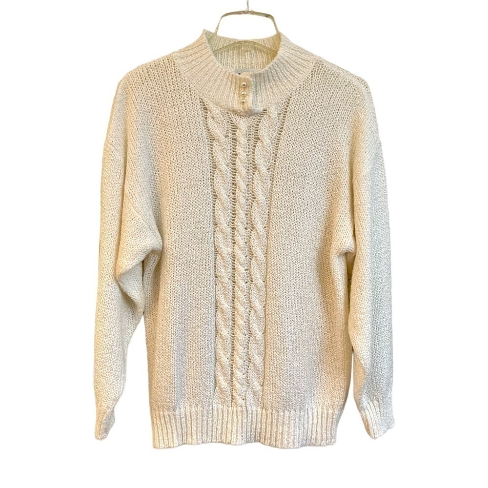 STERLING HARRIS, LONG SLEEVE, WHITE SWEATER. 100% ACRYLIC. SIZE M